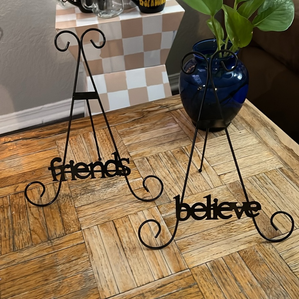 Friends + Believe Picture holder / mini easel